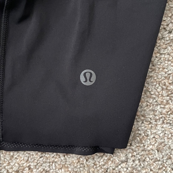 Lululemon Base Pace High-Rise Short 6” inseam - Picture 4 of 11